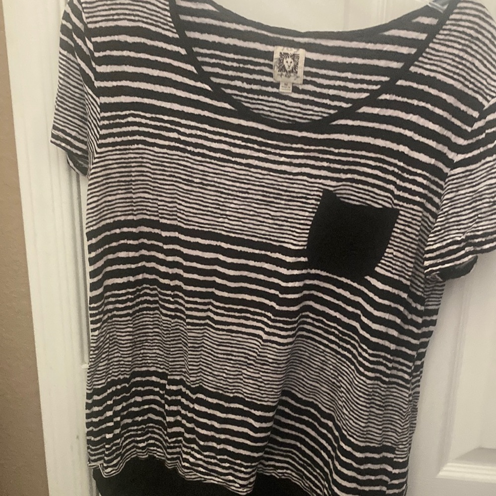 FINAL MARKDOWN Anne Klein tee medium